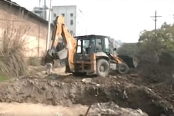 किसानों को रोकने के लिए कुंडली एरिया में कड़ी मोर्चाबंदी किसानों को रोकने के लिए कुंडली एरिया में कड़ी मोर्चाबंदी