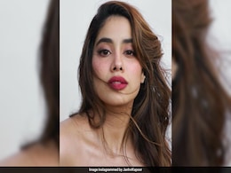 इस शख्स से प्रेरित होकर जान्हवी कपूर खेलने लगी थीं हॉकी, खुशी कपूर का टूट गया था दांत, पढ़ें मजेदार किस्सा इस शख्स से प्रेरित होकर जान्हवी कपूर खेलने लगी थीं हॉकी, खुशी कपूर का टूट गया था दांत, पढ़ें मजेदार किस्सा