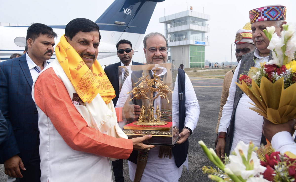 यूपी-बिहार के यादव वोटों पर बीजेपी की नजर, आजमगढ़ के दौरे पर मध्य प्रदेश के सीएम मोहन यादव