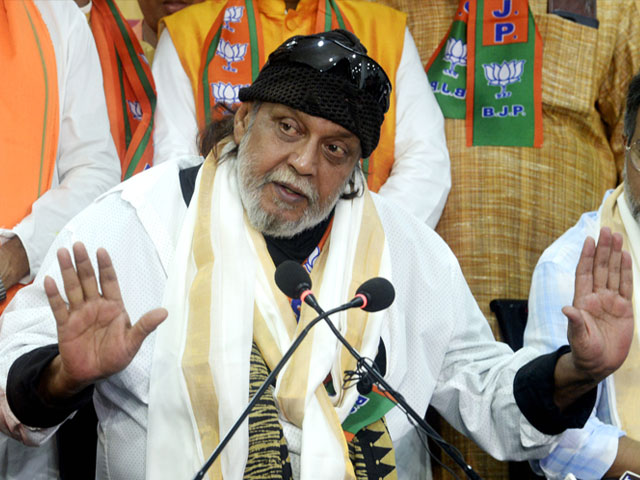 वेंकैया नायडू, मिथुन चक्रवर्ती, उषा उत्थुप और राम नाइक को पद्म पुरस्कार से नवाजा गया
