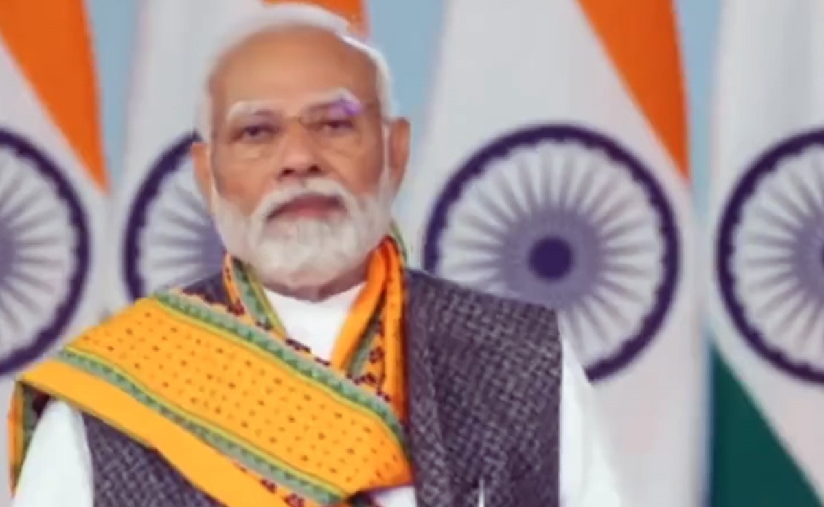 PM नरेंद्र मोदी ने रेलवे को दी ₹41,000 करोड़ की 2,000 से ज़्यादा परियोजनाओं की सौगात