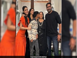Ajay Devgn's Famjam Pic Featuring Kajol, Nysa, Yug And Mother Veena Devgn Ajay Devgn's Famjam Pic Featuring Kajol, Nysa, Yug And Mother Veena Devgn