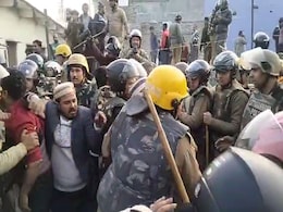 उत्तराखंड : हल्द्वानी में मदरसा गिराने के बाद हंगामा, जमकर हुई पत्थरबाजी; शूट एट साइट के ऑर्डर उत्तराखंड : हल्द्वानी में मदरसा गिराने के बाद हंगामा, जमकर हुई पत्थरबाजी; शूट एट साइट के ऑर्डर