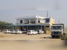 नागौर, उदयपुर, जयपुर सहित राजस्थान के कई शहरों में ED की छापेमारी, खनन और होटल कारोबारी के ठिकानों पर तलाशी नागौर, उदयपुर, जयपुर सहित राजस्थान के कई शहरों में ED की छापेमारी, खनन और होटल कारोबारी के ठिकानों पर तलाशी