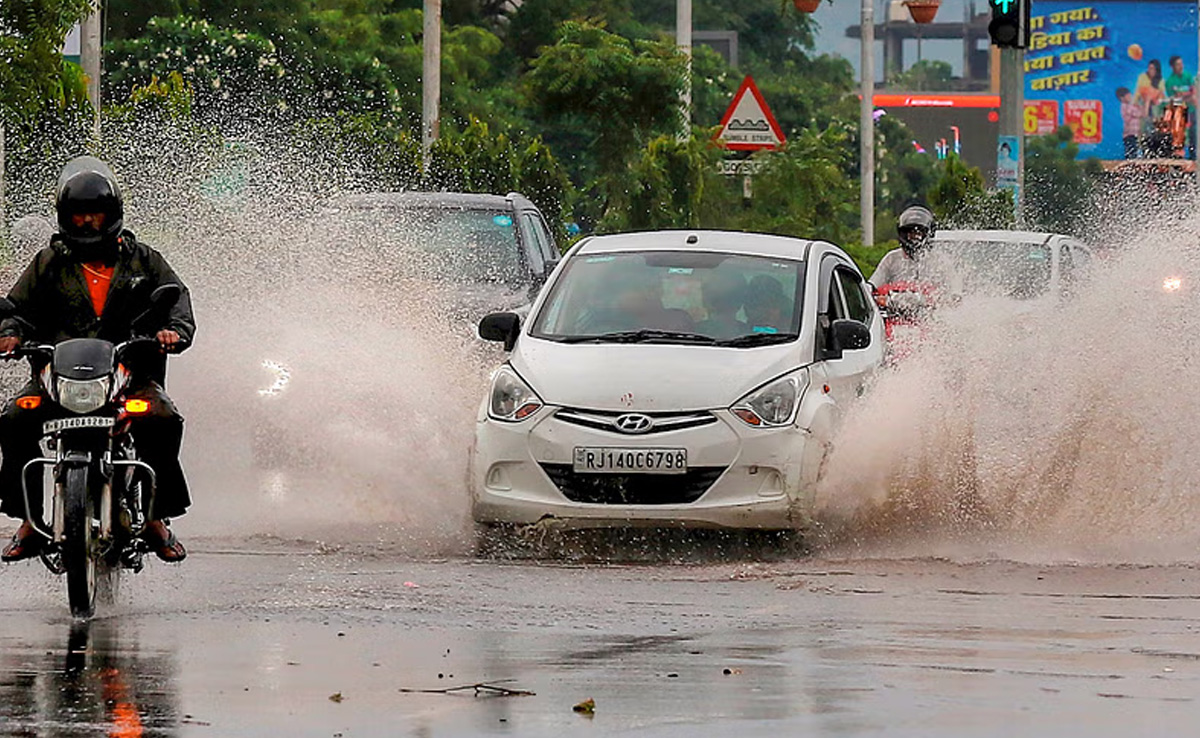 Rajasthan Weather Update: राजस्थान में मौसम फिर ले सकता है करवट, इन जिलों में बारिश होने की संभावना, फसलों को हो सकता है नुकसान