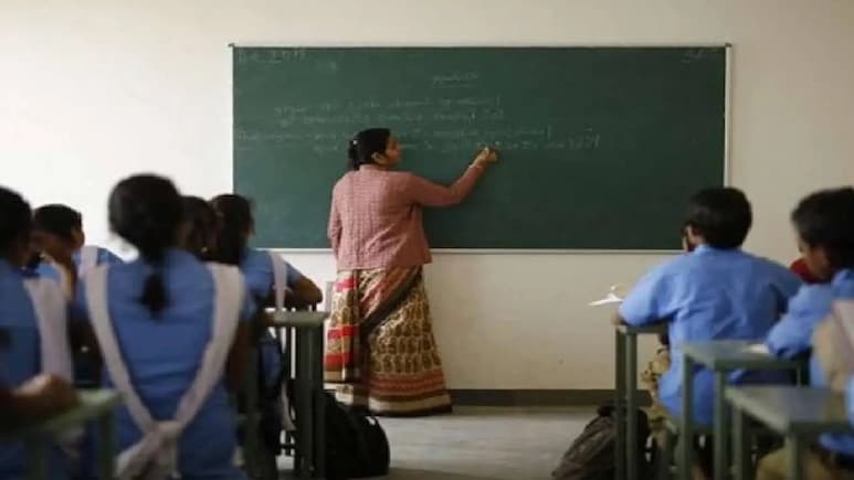 MP के हाई सेकेंडरी स्कूल में पदस्थ स्पेशल एजुकेटर को झटका, 31 मार्च से नहीं दे पाएंगे सेवाएं, शिक्षा विभाग का आदेश जारी