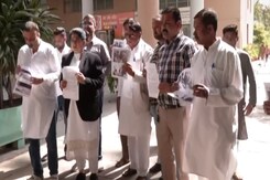 भोपाल में बुलडोजर एक्शन पर बढ़ा बवाल, अब पूर्व मंत्री ने खोला मोर्चा! भोपाल में बुलडोजर एक्शन पर बढ़ा बवाल, अब पूर्व मंत्री ने खोला मोर्चा!