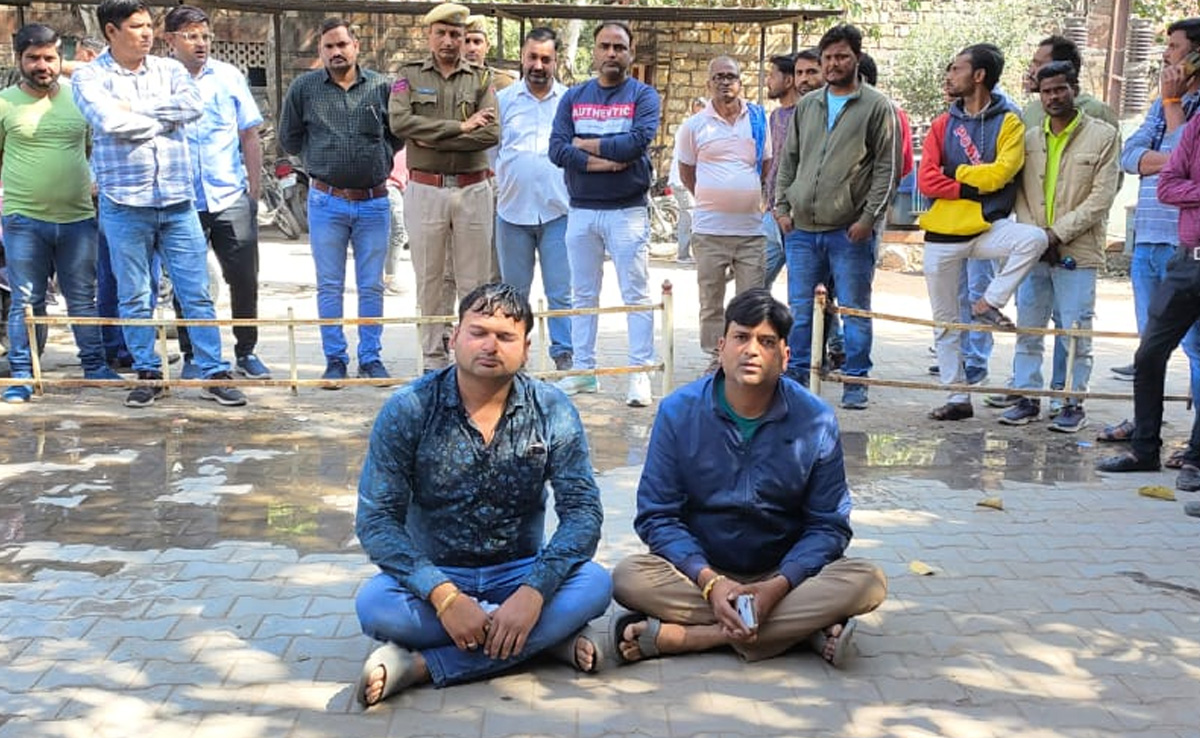 Rajasthan: बारां में खुद पर पेट्रोल डालकर बिजली दफ्तर पहुंचे दो BJP नेता, जानें क्या है पूरा मामला?