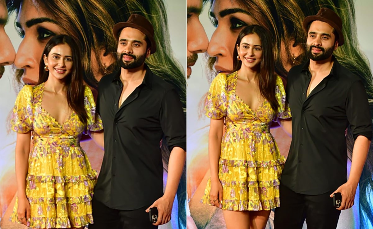Rakul Preet Singh And Jackky Bhagnani Take The Casual Chic Route For <i>Teri Baaton Mein Aisa Uljha Jiya</i> Screening
