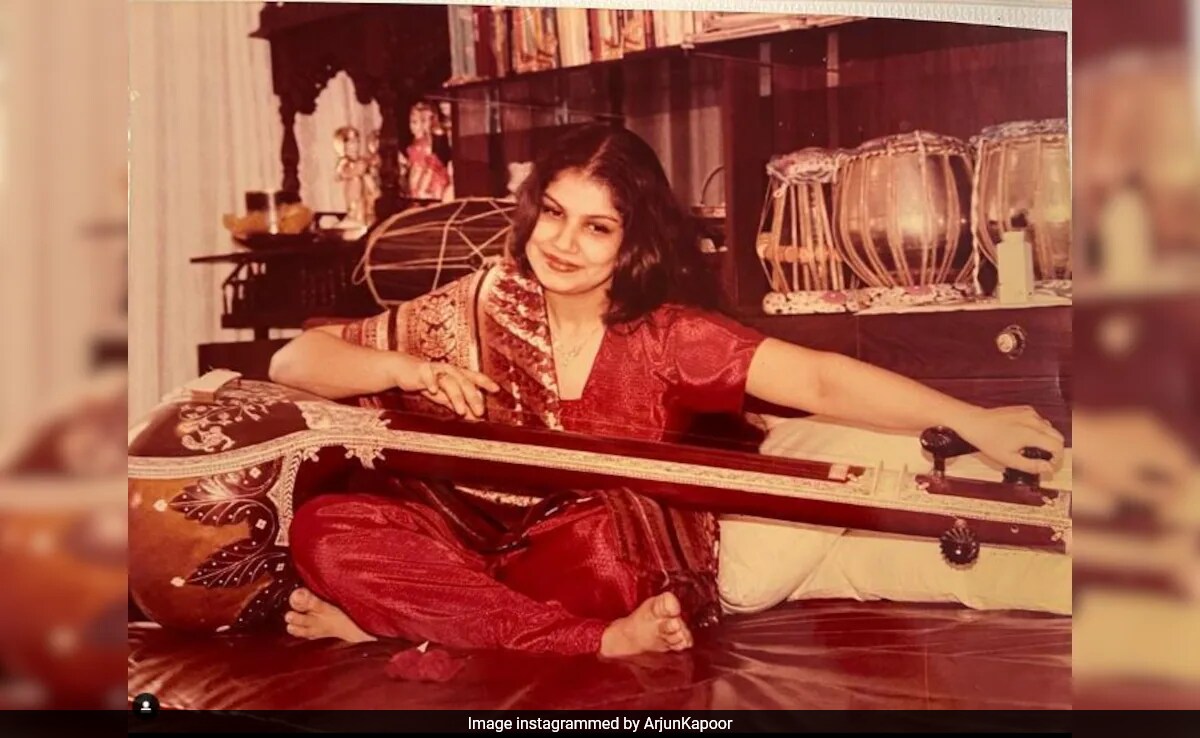 Arjun Kapoor Remembers Mom Mona Kapoor: "Happy Birthday To Our Everything"