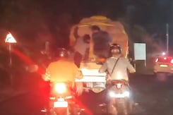 Viral Video: Movie-Style Theft From Mini-Truck On Meghalaya Highway Viral Video: Movie-Style Theft From Mini-Truck On Meghalaya Highway