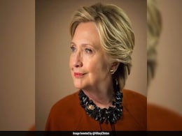 Hillary Clinton Gives Shoutout To Taylor Swift's "Boyfriend" At Super Bowl, See Post Hillary Clinton Gives Shoutout To Taylor Swift's "Boyfriend" At Super Bowl, See Post