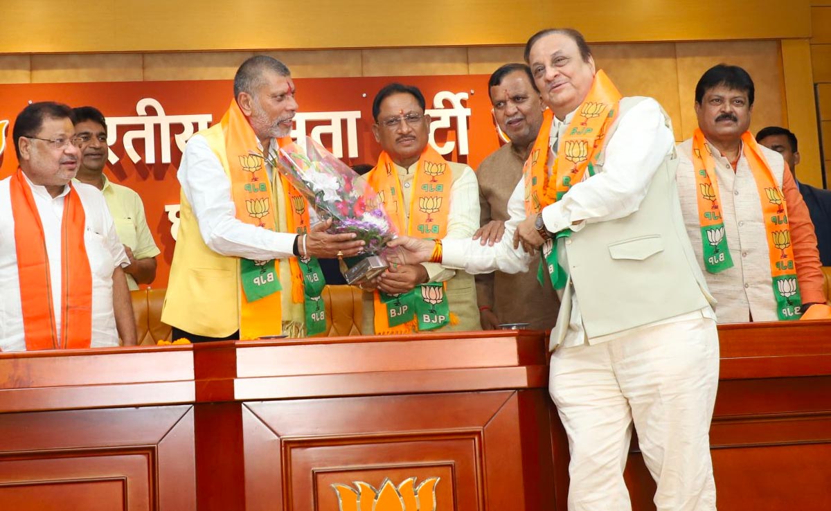 पूर्व विधायक प्रमोद शर्मा और विधान मिश्रा ने थामा BJP का दामन, CM साय ने कहा-भाजपा में लोकतंत्र है