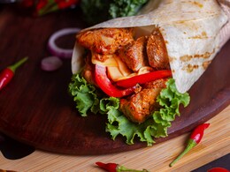 These Cheesy Tandoori Chicken Wraps Will Up Your Snack Game - Try Them Today!