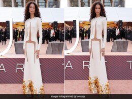 It's Raining Fashion In New York And Zendaya's Risque Stephane Rolland Cutout Dress Is The Reason Why It's Raining Fashion In New York And Zendaya's Risque Stephane Rolland Cutout Dress Is The Reason Why