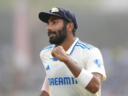 ICC Test Ranking: बुमराह फिर बने टेस्ट गेंदबाजी में बादशाह, हमवतन खिलाड़ी से ही छीना ताज ICC Test Ranking: बुमराह फिर बने टेस्ट गेंदबाजी में बादशाह, हमवतन खिलाड़ी से ही छीना ताज
