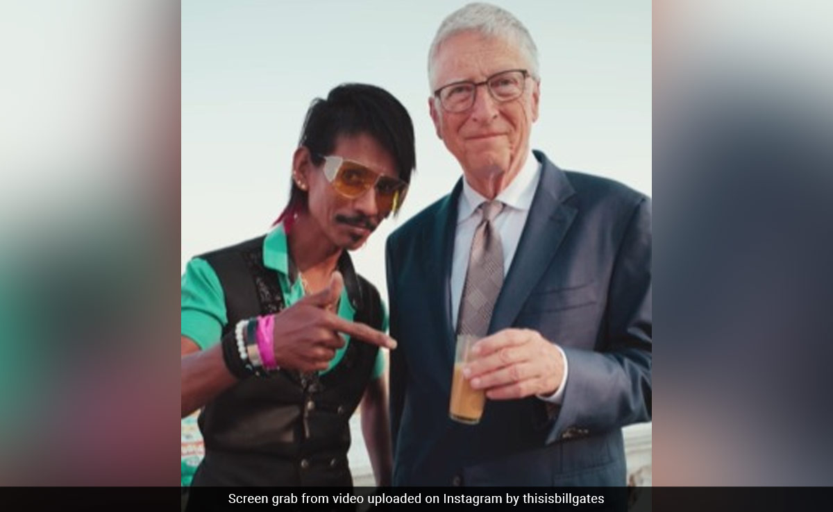 "One Chai, Please": Bill Gates Enjoys Tea Made By Dolly Chaiwala