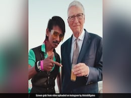 "One Chai, Please": Bill Gates Enjoys Tea Made By Dolly Chaiwala "One Chai, Please": Bill Gates Enjoys Tea Made By Dolly Chaiwala