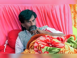 गेल्या 4 दिवसांपासून अंतरवाली सराटीत ड्रोनच्या घिरट्या; जरांगेंची कोण करतंय टेहाळणी? गेल्या 4 दिवसांपासून अंतरवाली सराटीत ड्रोनच्या घिरट्या; जरांगेंची कोण करतंय टेहाळणी?
