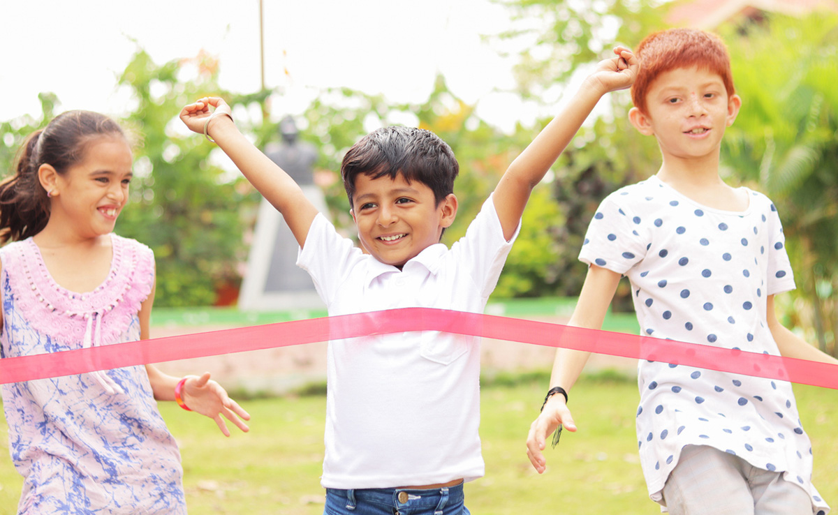 बचपन में ही बच्चों में डाल दीं ये आदतें तो मिल जाएगी सफलता की गारंटी, बच्चा हर दौड़ में निकलेगा आगे बचपन में ही बच्चों में डाल दीं ये आदतें तो मिल जाएगी सफलता की गारंटी, बच्चा हर दौड़ में निकलेगा आगे