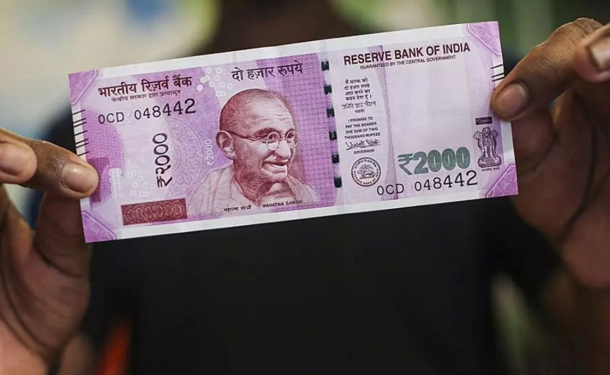 तुमच्याकडे अजूनही 2 हजारांची गुलाबी नोट असेल तर कशी बदलून घ्याल?