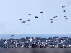 Spain Air-Drops 12 Tonnes Of Food Aid Over Gaza