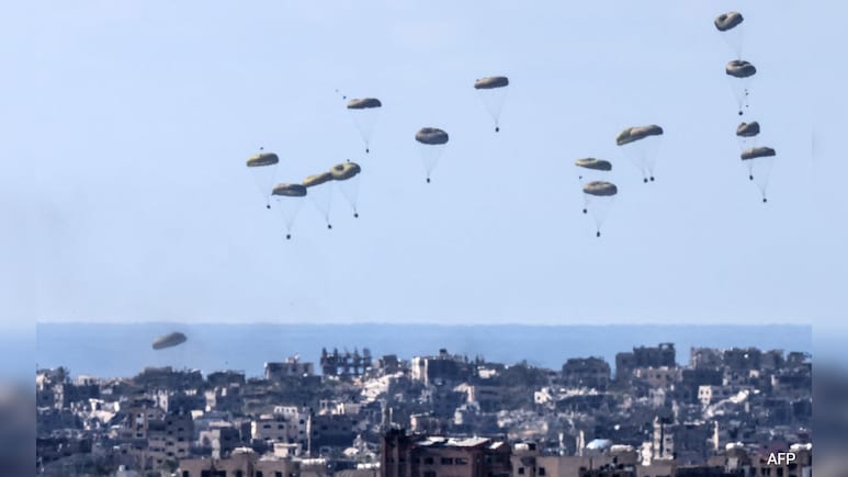 Spain Air-Drops 12 Tonnes Of Food Aid Over Gaza