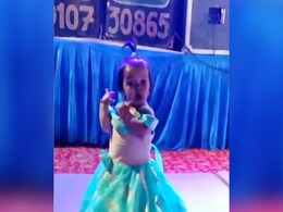 नोरा या सनी नहीं कान्हा जी के भजन पर छोटी बच्ची ने सत्संग में किया ऐसा डांस जीत लिया दिल, लोग बोले- ये हैं संस्कार नोरा या सनी नहीं कान्हा जी के भजन पर छोटी बच्ची ने सत्संग में किया ऐसा डांस जीत लिया दिल, लोग बोले- ये हैं संस्कार