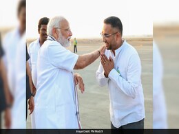 At Chennai Airport, PM Modi's "Special Interaction" With BJP Worker At Chennai Airport, PM Modi's "Special Interaction" With BJP Worker
