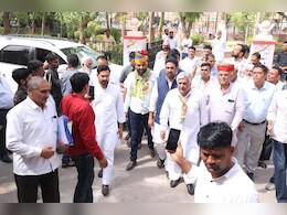 नागौर लोकसभा सीट पर पूरे देश की नजर, दर्जनों कांग्रेस नेताओं के साथ हनुमान बेनीवाल ने भरा पर्चा, भाजपा पर बोला तीखा हमला