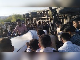 उदयपुर में भीषण हादसा, ट्रेलर और कार की टक्कर में पति-पत्नी की मौत, बेटा गंभीर रूप से घायल उदयपुर में भीषण हादसा, ट्रेलर और कार की टक्कर में पति-पत्नी की मौत, बेटा गंभीर रूप से घायल