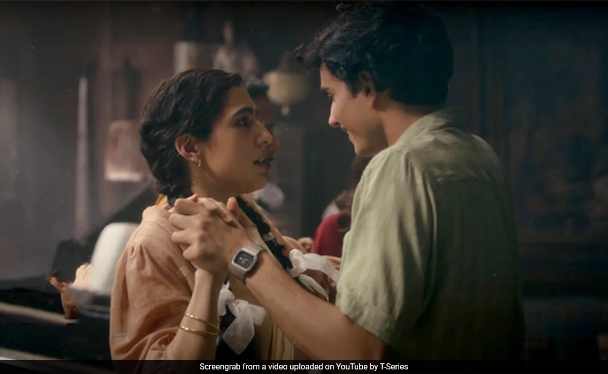 <i>Ae Watan Mere Watan</i> Song <i>Julia</i>: Sara Ali Khan Gives A Retro Spin To Foot-Tapping Number