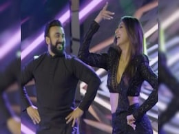 Shilpa Shetty On Husband Raj's Dance On Rakul Preet Singh-Jackky Bhagnani's Sangeet: "<i>Super Se Upar</i> Performance" Shilpa Shetty On Husband Raj's Dance On Rakul Preet Singh-Jackky Bhagnani's Sangeet: "<i>Super Se Upar</i> Performance"