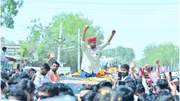 Rajasthan Politics: रविंद्र सिंह भाटी की जन आशीर्वाद यात्रा ने बीजेपी-कांग्रेस की उड़ाई नींद! महिला-युवाओं का जबरदस्त समर्थन