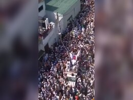 कड़ी सुरक्षा के बीच मुख्तार अंसारी को उनके पैतृक गांव के कब्रिस्तान में सुपुर्द-ए-खाक किया गया कड़ी सुरक्षा के बीच मुख्तार अंसारी को उनके पैतृक गांव के कब्रिस्तान में सुपुर्द-ए-खाक किया गया