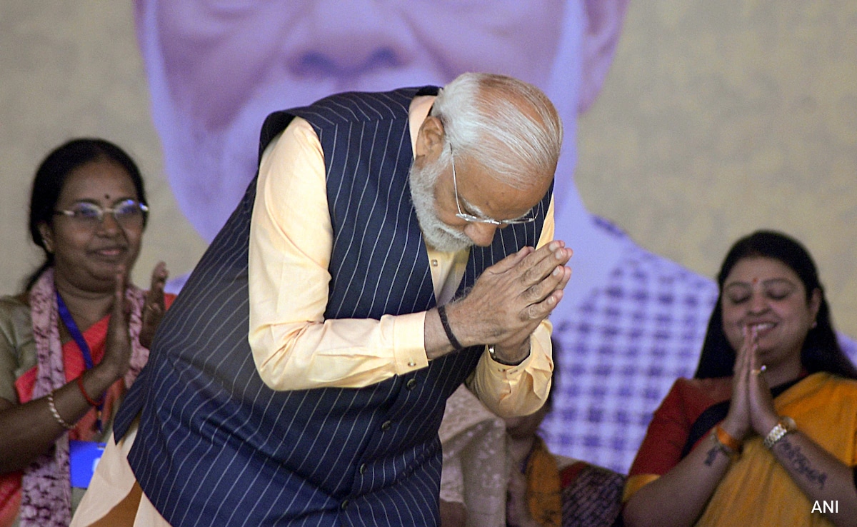 After Massive Turnout At PM Modi's Rally, Women From Sandeshkhali Meet Him