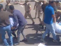 Rajasthan Protest: राजस्थान विश्वविद्यालय के गेट पर NSUI का प्रदर्शन, कार्यकर्ताओं को पुलिस ने किया डिटेन Rajasthan Protest: राजस्थान विश्वविद्यालय के गेट पर NSUI का प्रदर्शन, कार्यकर्ताओं को पुलिस ने किया डिटेन