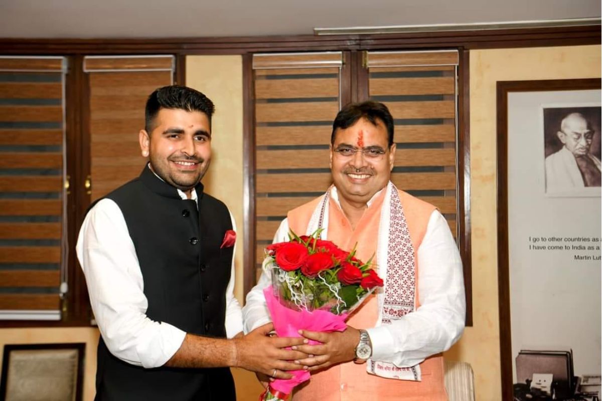 Rajasthan Politics: रविंद्र सिंह भाटी को BJP में आने का ऑफर, राजस्थान में जल्द बदल सकते हैं सियासी समीकरण Rajasthan Politics: रविंद्र सिंह भाटी को BJP में आने का ऑफर, राजस्थान में जल्द बदल सकते हैं सियासी समीकरण