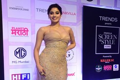 Bling O'clock For Janhvi Kapoor On The Red Carpet Bling O'clock For Janhvi Kapoor On The Red Carpet