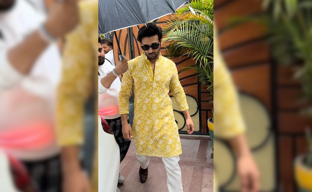 Crazy Viral: Pulkit Samrat Heads Off To Venue For <i>Haldi</i> Ceremony Ahead Of His Wedding To Kriti Kharbanda