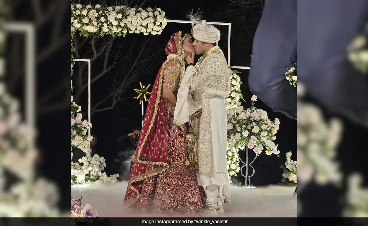<i> Kundali Bhagya</i> Star Twinkle Vasisht And Harsh Tuli's Wedding Album Sealed With A Kiss - Watch