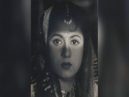 ये थी बॉलीवुड की पहली हॉरर फिल्म, देखकर खड़े हो जाते थे रोंगटे, हॉलीवुड फिल्मों को छोड़ दिया था पीछे ये थी बॉलीवुड की पहली हॉरर फिल्म, देखकर खड़े हो जाते थे रोंगटे, हॉलीवुड फिल्मों को छोड़ दिया था पीछे
