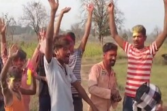 बैतूल में एक महीने तक मनाई जाती है होली, जानिए परंपरा बैतूल में एक महीने तक मनाई जाती है होली, जानिए परंपरा