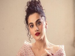 तापसी पन्नू की फिटनेस के दीवाने हुए फैन्स, कपड़े के साथ किया ऐसा योगा लोग बोले- तुस्सी ग्रेट हो तापसी पन्नू की फिटनेस के दीवाने हुए फैन्स, कपड़े के साथ किया ऐसा योगा लोग बोले- तुस्सी ग्रेट हो