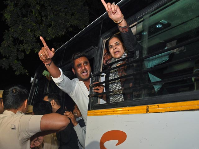 Massive Protests Outside Arvind Kejriwal's Home Amid Arrest Buzz