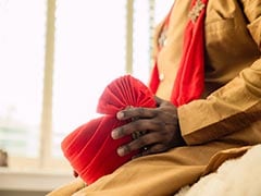 शादी में दूल्हे ने सेहरा की जगह पहन ली ऐसी चीज, देखती रह गई दुल्हन, लोगों ने दी ये सलाह