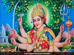 Chaitra Navratri 2024: नवरात्रि के दिनों में इन मंत्रों का जाप करना माना जाता है बेहद शुभ, माता रानी होती हैं प्रसन्न Chaitra Navratri 2024: नवरात्रि के दिनों में इन मंत्रों का जाप करना माना जाता है बेहद शुभ, माता रानी होती हैं प्रसन्न