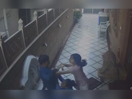 Hyderabad Woman, Daughter Fight Off Armed Robbers Who Entered Their Home