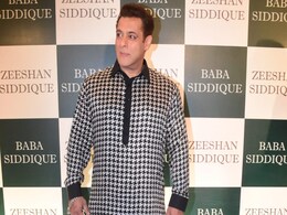 Salman Khan Leads Celeb Roll Call At Baba Siddique's Iftaar Party Salman Khan Leads Celeb Roll Call At Baba Siddique's Iftaar Party