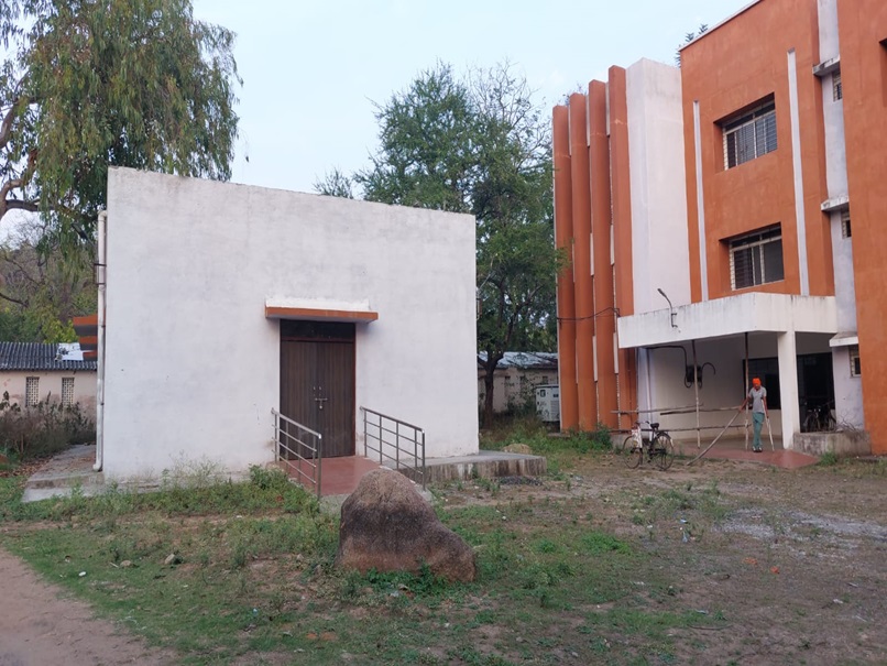 तालाबंदी से बूढ़ा होने लगा ₹2.59 करोड़ का नया वृद्धाश्रम! पुराने भवन में रहने को मजबूर हो रहे बुजुर्ग